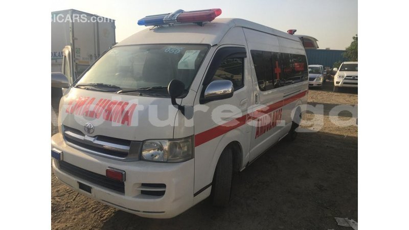 Big with watermark toyota hiace estuary import dubai 6778