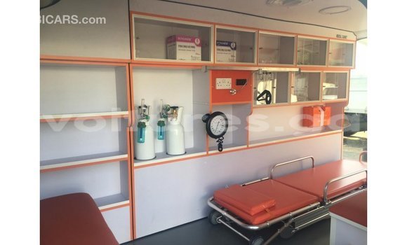 Acheter Import Voiture Toyota Hiace Blanc à Import - Dubai, Estuaire Acheter Import Voiture Toyota Hiace Blanc à Import - Dubai, Estuaire