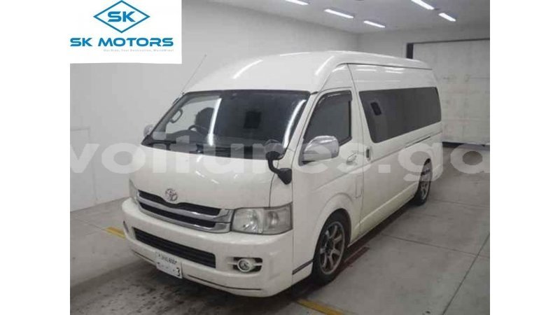 Big with watermark toyota hiace estuary import dubai 6779