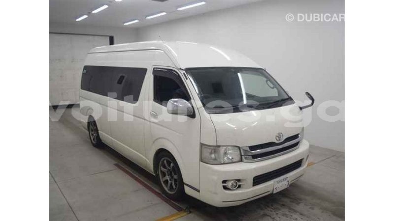 Big with watermark toyota hiace estuary import dubai 6779