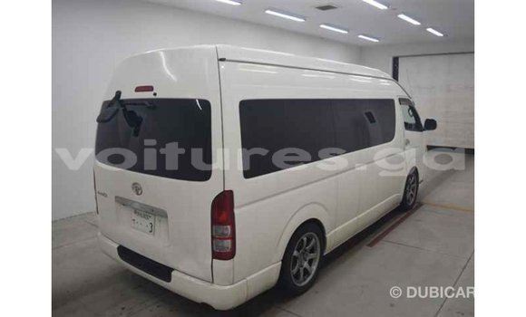Acheter Import Voiture Toyota Hiace Blanc à Import - Dubai, Estuaire Acheter Import Voiture Toyota Hiace Blanc à Import - Dubai, Estuaire