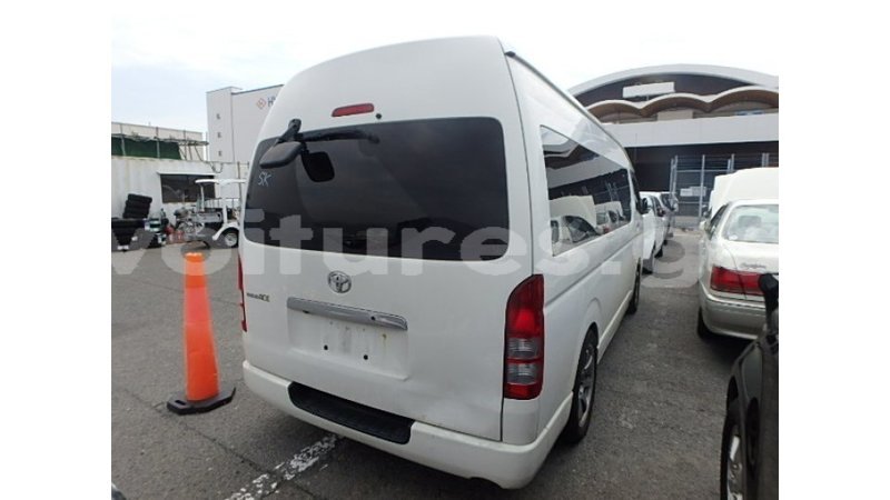 Big with watermark toyota hiace estuary import dubai 6779