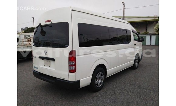 Acheter Import Voiture Toyota Hiace Blanc à Import - Dubai, Estuaire Acheter Import Voiture Toyota Hiace Blanc à Import - Dubai, Estuaire