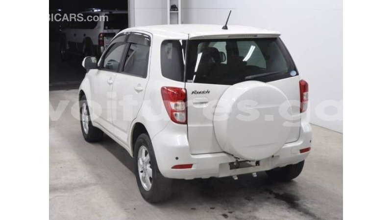 Big with watermark toyota rush estuary import dubai 6781