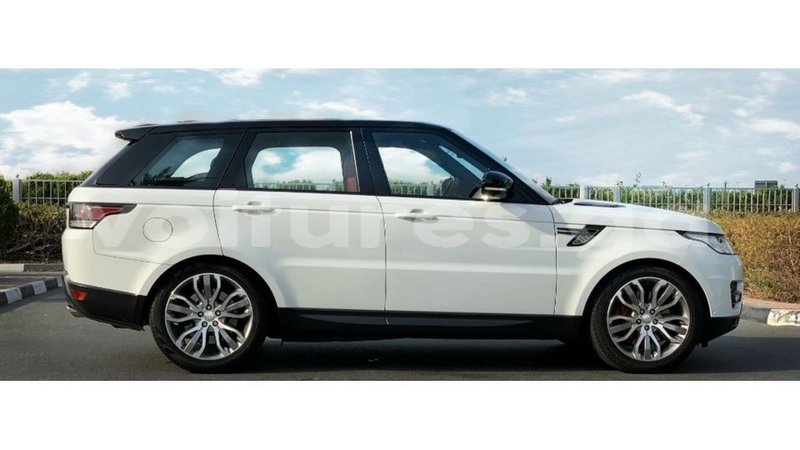 Big with watermark land rover range rover estuary import dubai 6782