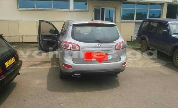 Sayi Na hannu Hyundai Santa Fe Azurfa Mota in Libreville a estuary Sayi Na hannu Hyundai Santa Fe Azurfa Mota in Libreville a estuary