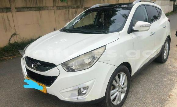Sayi Na hannu Hyundai ix35 White Mota in Libreville a estuary Sayi Na hannu Hyundai ix35 White Mota in Libreville a estuary