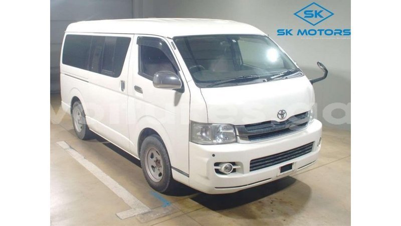 Big with watermark toyota hiace estuary import dubai 6785