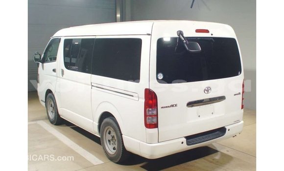 Acheter Import Voiture Toyota Hiace Blanc à Import - Dubai, Estuaire Acheter Import Voiture Toyota Hiace Blanc à Import - Dubai, Estuaire