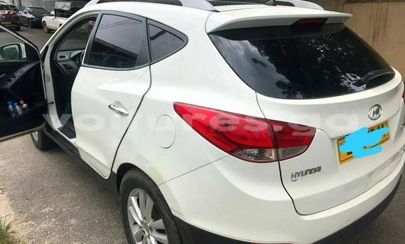 Sayi Na hannu Hyundai ix35 White Mota in Libreville a estuary Sayi Na hannu Hyundai ix35 White Mota in Libreville a estuary