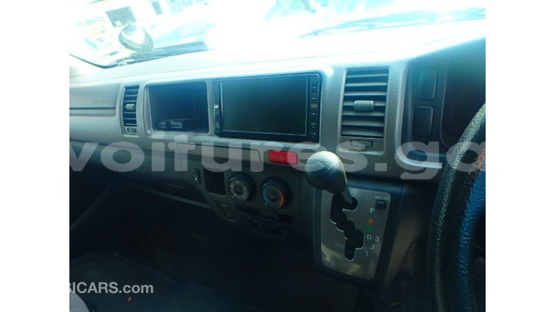 Big with watermark toyota hiace estuary import dubai 6785