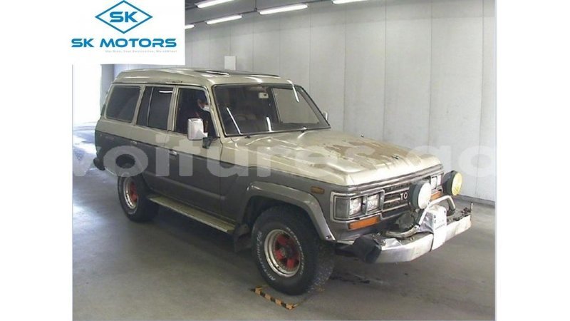 Big with watermark toyota land cruiser estuary import dubai 6786