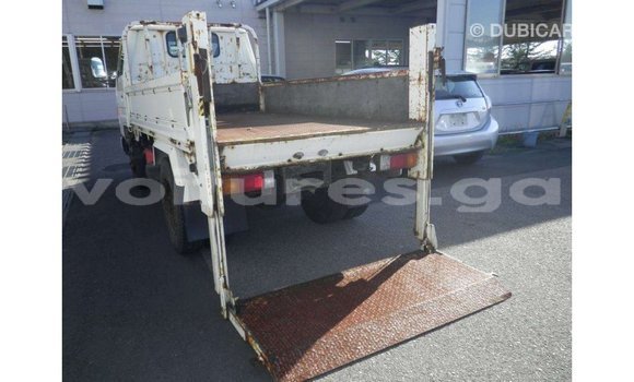 Acheter Import Utilitaire Toyota Dyna Blanc à Import - Dubai, Estuaire Acheter Import Utilitaire Toyota Dyna Blanc à Import - Dubai, Estuaire