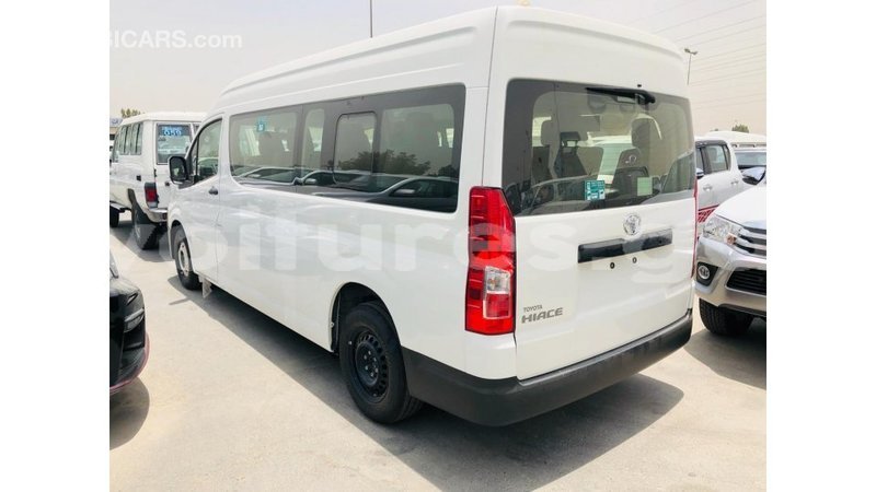 Big with watermark toyota hiace estuary import dubai 6789