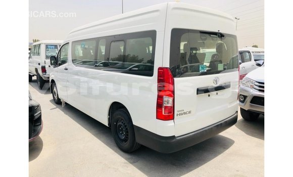 Sayi Imported Toyota Hiace White Mota in Import - Dubai a estuary Sayi Imported Toyota Hiace White Mota in Import - Dubai a estuary