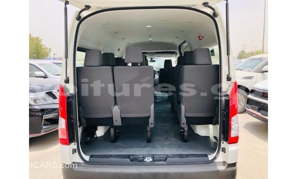Sayi Imported Toyota Hiace White Mota in Import - Dubai a estuary Sayi Imported Toyota Hiace White Mota in Import - Dubai a estuary