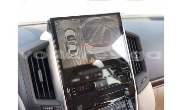 Sayi Imported Toyota Land Cruiser White Mota in Import - Dubai a estuary Sayi Imported Toyota Land Cruiser White Mota in Import - Dubai a estuary