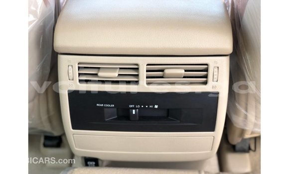 Sayi Imported Toyota Land Cruiser White Mota in Import - Dubai a estuary Sayi Imported Toyota Land Cruiser White Mota in Import - Dubai a estuary