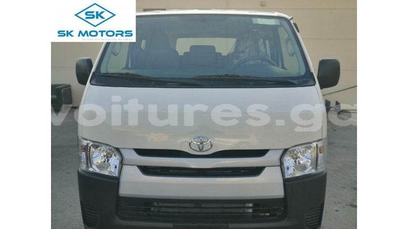 Big with watermark toyota da estuary import dubai 6797