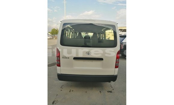 Buy Import Toyota DA White Truck in Import - Dubai in Estuary Buy Import Toyota DA White Truck in Import - Dubai in Estuary