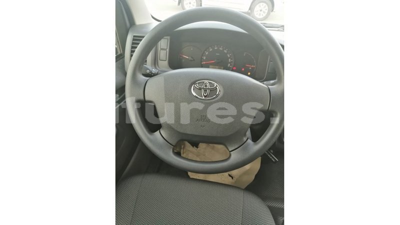 Big with watermark toyota da estuary import dubai 6797