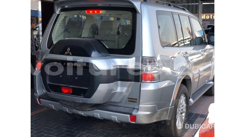 Big with watermark mitsubishi pajero estuary import dubai 6801