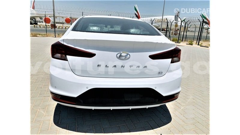 Big with watermark hyundai elantra estuary import dubai 6805