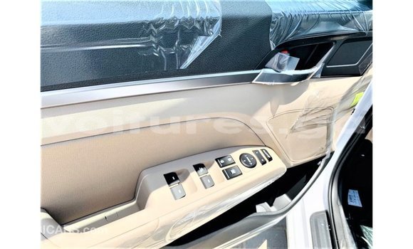 Buy Import Hyundai Elantra White Car in Import - Dubai in Estuary Buy Import Hyundai Elantra White Car in Import - Dubai in Estuary