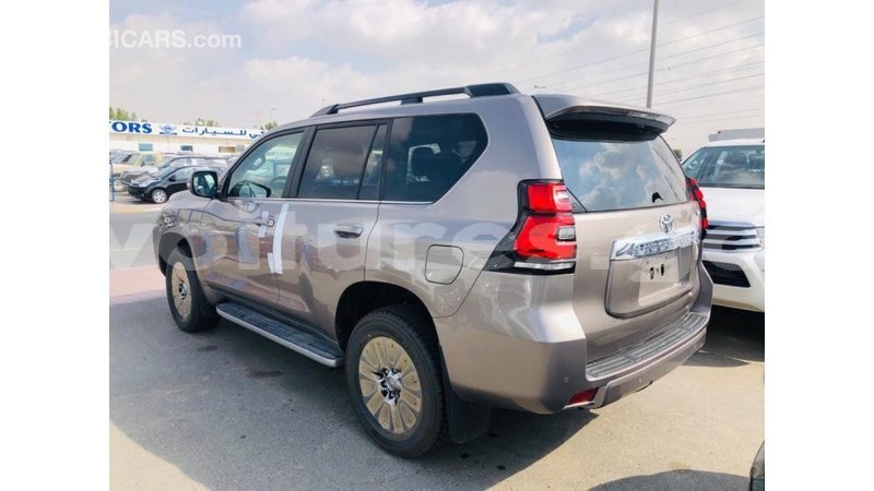 Big with watermark toyota prado estuaire import dubai 6806