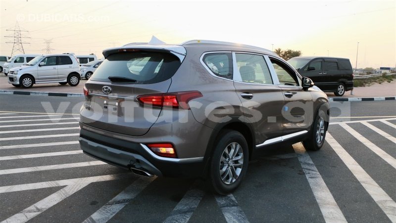 Big with watermark hyundai santa fe estuary import dubai 6808