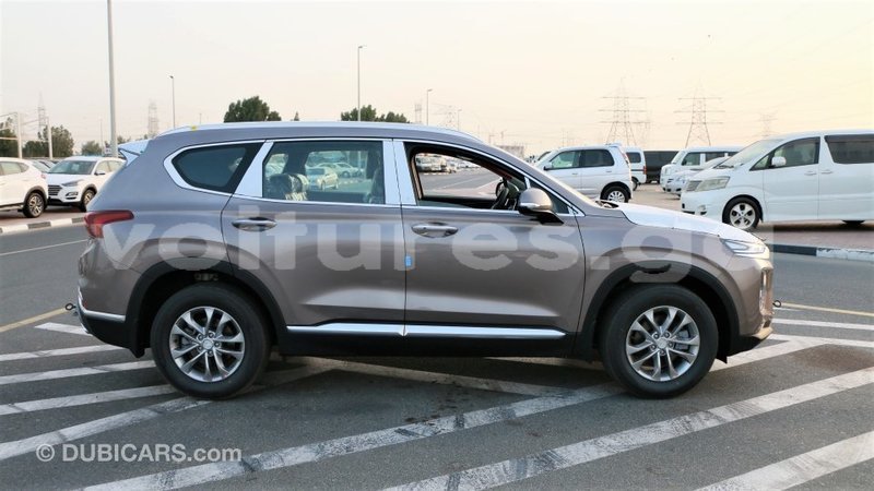 Big with watermark hyundai santa fe estuaire import dubai 6808