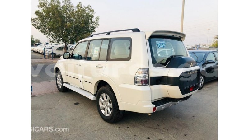 Big with watermark mitsubishi pajero estuary import dubai 6809