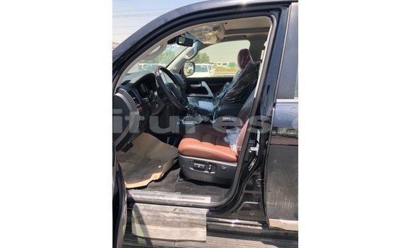 Acheter Import Voiture Toyota Land Cruiser Noir à Import - Dubai, Estuaire Acheter Import Voiture Toyota Land Cruiser Noir à Import - Dubai, Estuaire