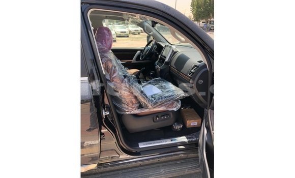 Acheter Import Voiture Toyota Land Cruiser Noir à Import - Dubai, Estuaire Acheter Import Voiture Toyota Land Cruiser Noir à Import - Dubai, Estuaire