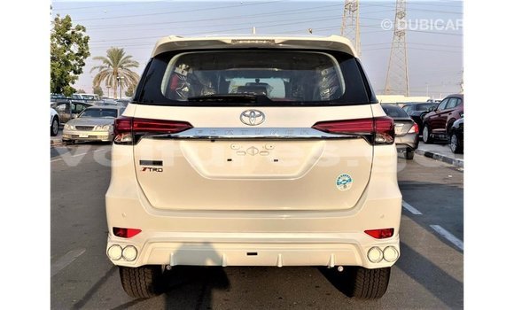 Acheter Import Voiture Toyota Fortuner Blanc à Import - Dubai, Estuaire Acheter Import Voiture Toyota Fortuner Blanc à Import - Dubai, Estuaire