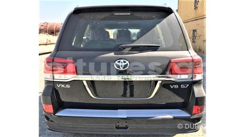 Big with watermark toyota land cruiser estuary import dubai 6818