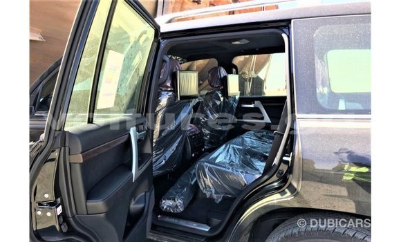 Acheter Import Voiture Toyota Land Cruiser Noir à Import - Dubai, Estuaire Acheter Import Voiture Toyota Land Cruiser Noir à Import - Dubai, Estuaire