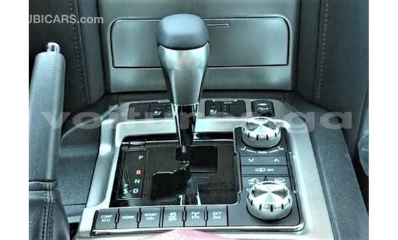 Acheter Import Voiture Toyota Land Cruiser Noir à Import - Dubai, Estuaire Acheter Import Voiture Toyota Land Cruiser Noir à Import - Dubai, Estuaire