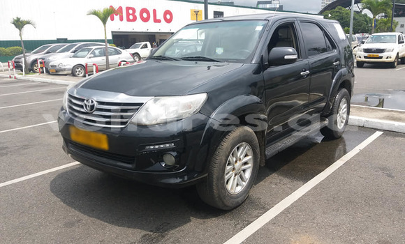 Acheter Occasion Voiture Toyota Fortuner Noir à Libreville, Estuaire Acheter Occasion Voiture Toyota Fortuner Noir à Libreville, Estuaire