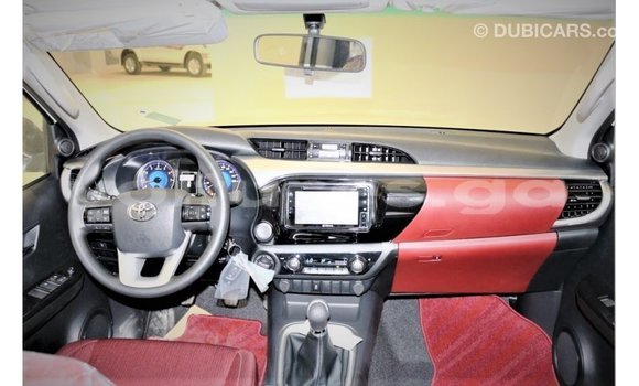 Acheter Import Voiture Toyota Hilux Blanc à Import - Dubai, Estuaire Acheter Import Voiture Toyota Hilux Blanc à Import - Dubai, Estuaire