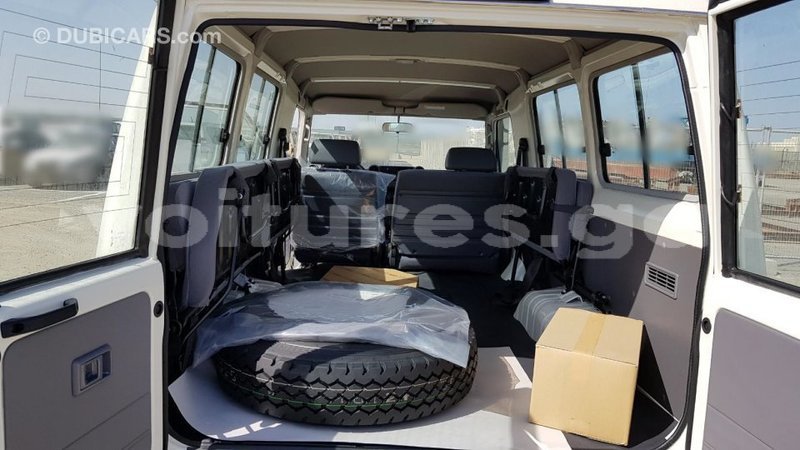 Big with watermark toyota land cruiser estuary import dubai 6820