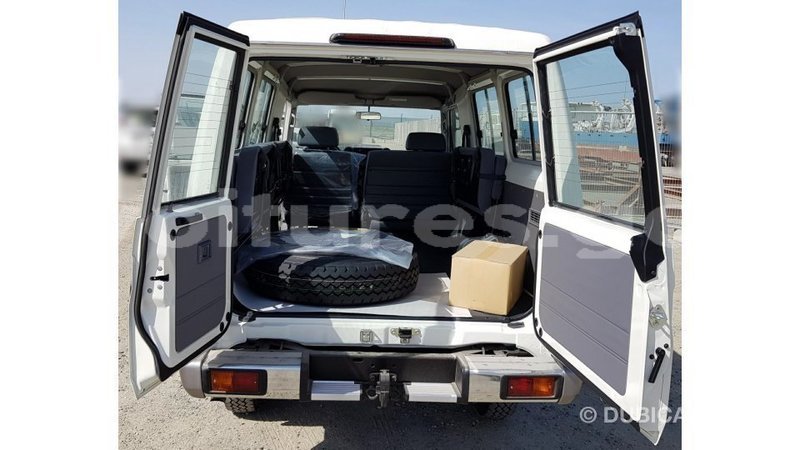 Big with watermark toyota land cruiser estuary import dubai 6820