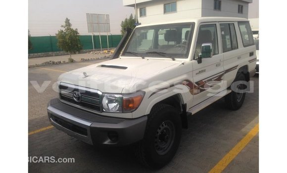 Buy Import Toyota Land Cruiser White Car in Import - Dubai in Estuary Buy Import Toyota Land Cruiser White Car in Import - Dubai in Estuary
