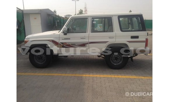 Buy Import Toyota Land Cruiser White Car in Import - Dubai in Estuary Buy Import Toyota Land Cruiser White Car in Import - Dubai in Estuary