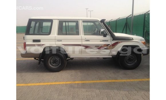 Buy Import Toyota Land Cruiser White Car in Import - Dubai in Estuary Buy Import Toyota Land Cruiser White Car in Import - Dubai in Estuary