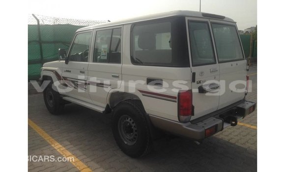 Buy Import Toyota Land Cruiser White Car in Import - Dubai in Estuary Buy Import Toyota Land Cruiser White Car in Import - Dubai in Estuary