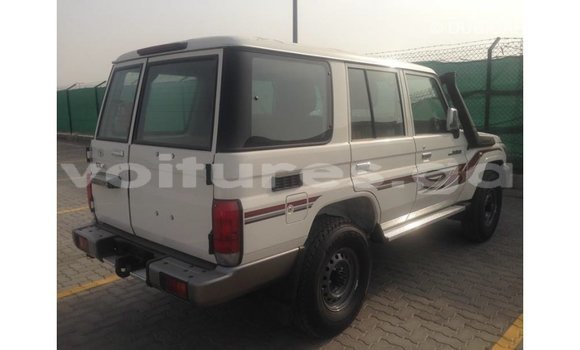 Buy Import Toyota Land Cruiser White Car in Import - Dubai in Estuary Buy Import Toyota Land Cruiser White Car in Import - Dubai in Estuary