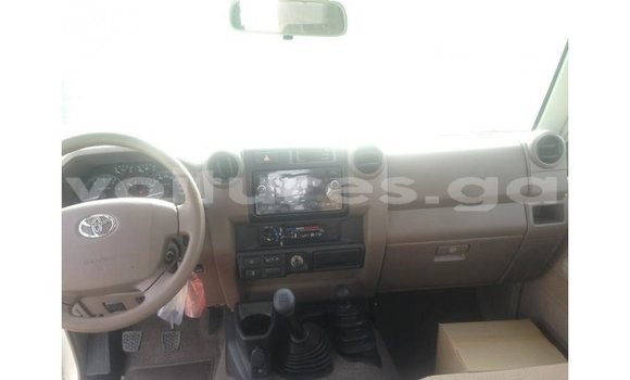 Buy Import Toyota Land Cruiser White Car in Import - Dubai in Estuary Buy Import Toyota Land Cruiser White Car in Import - Dubai in Estuary