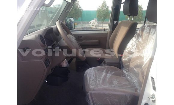 Buy Import Toyota Land Cruiser White Car in Import - Dubai in Estuary Buy Import Toyota Land Cruiser White Car in Import - Dubai in Estuary