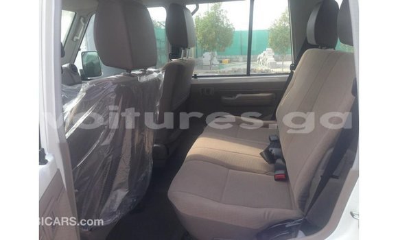 Buy Import Toyota Land Cruiser White Car in Import - Dubai in Estuary Buy Import Toyota Land Cruiser White Car in Import - Dubai in Estuary